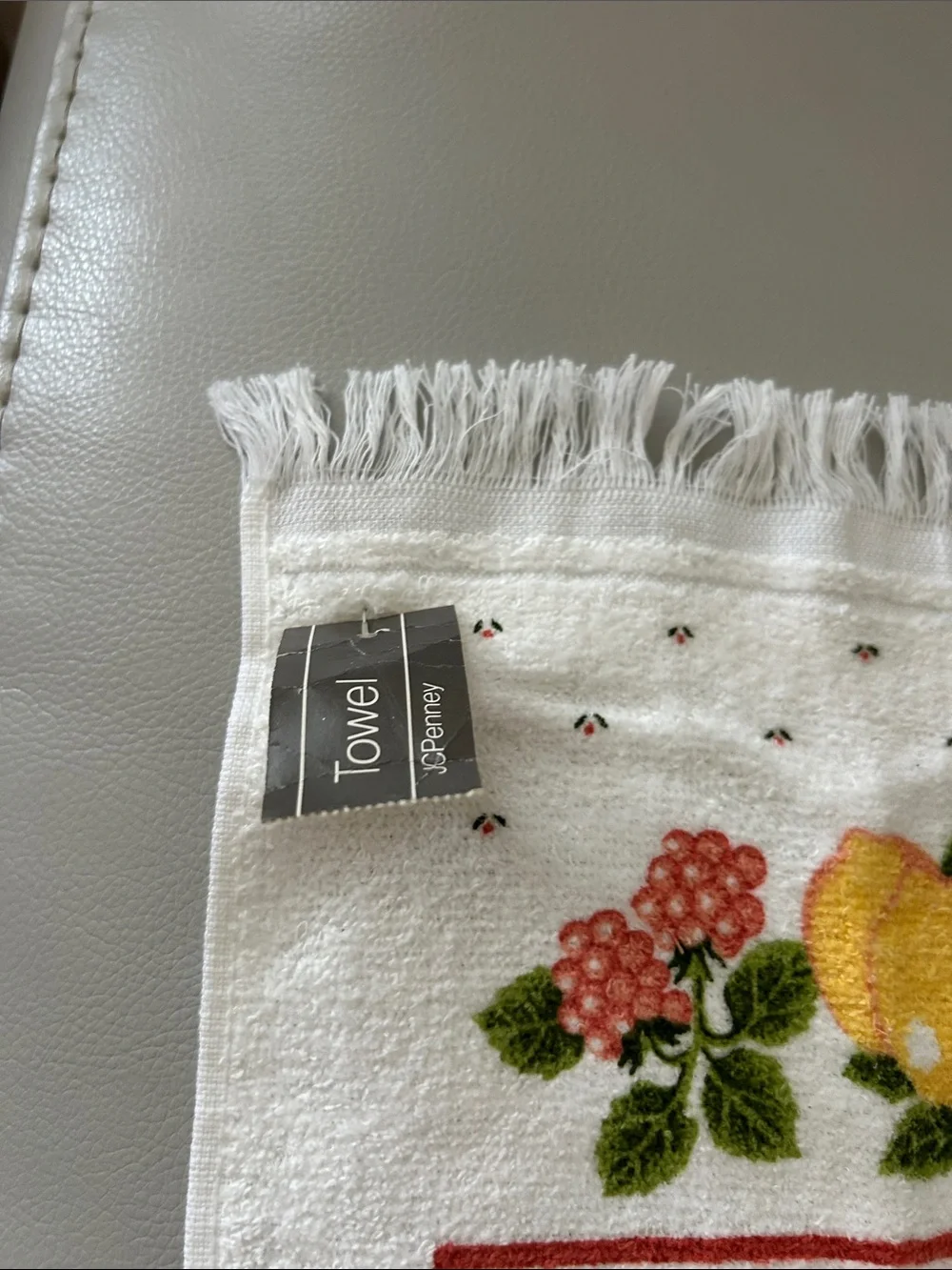 Vntg Kitchen Fruit Print Fringe Tea Towel - White with Yellow & Pink Fruits